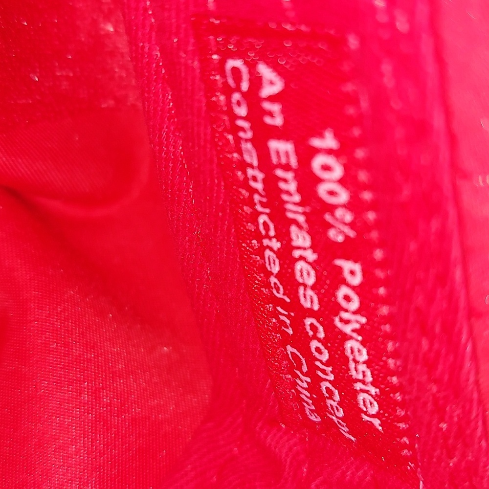 Red Emirates Cap. New Condition - Picture 5 of 5